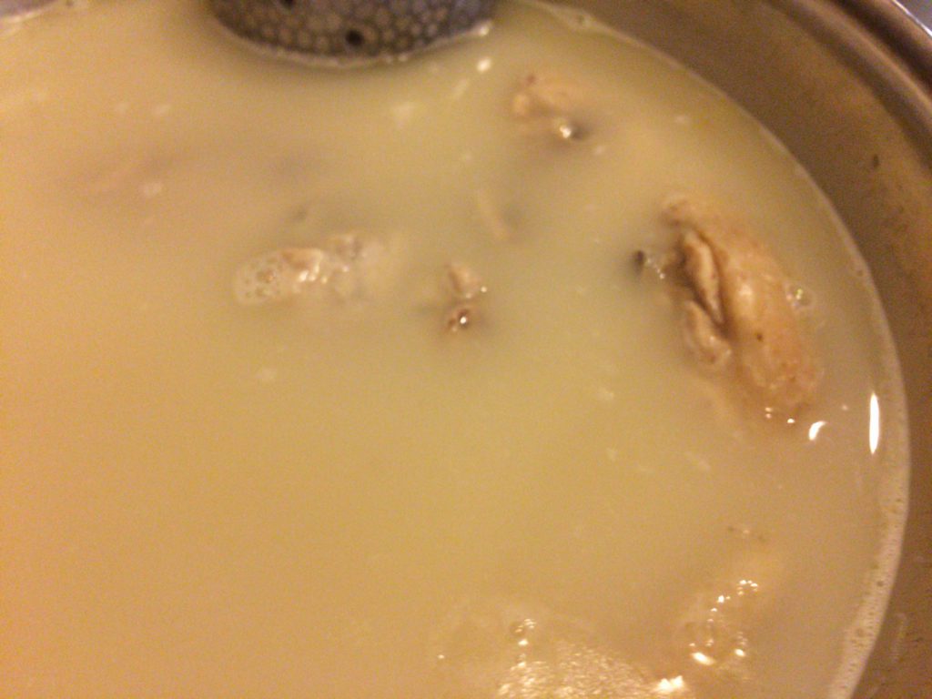 白いスープは全部鶏の出汁とのこと。