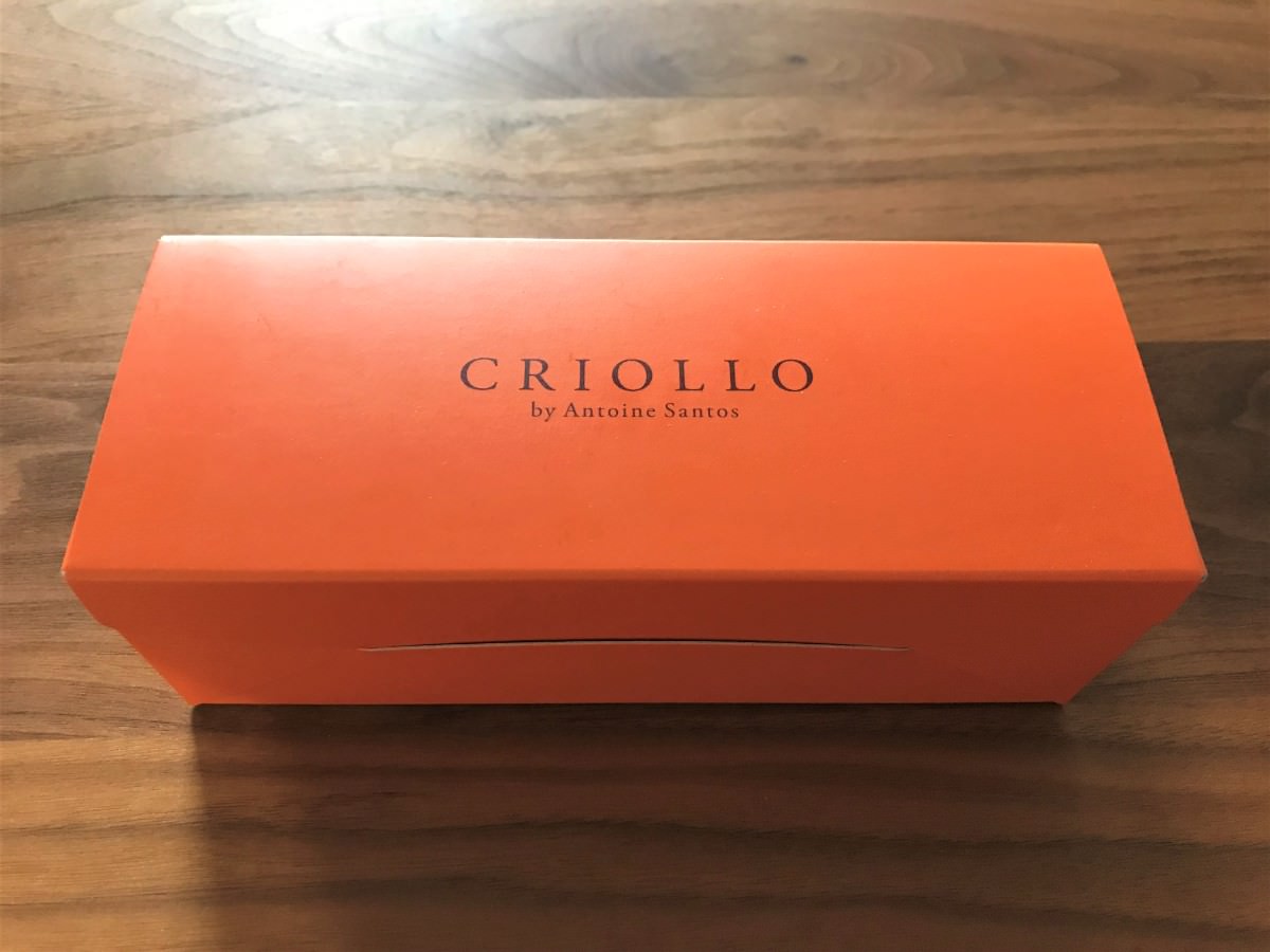 写真：CRIOLLO（クリオロ） 幻のチーズケーキ　パッケージ