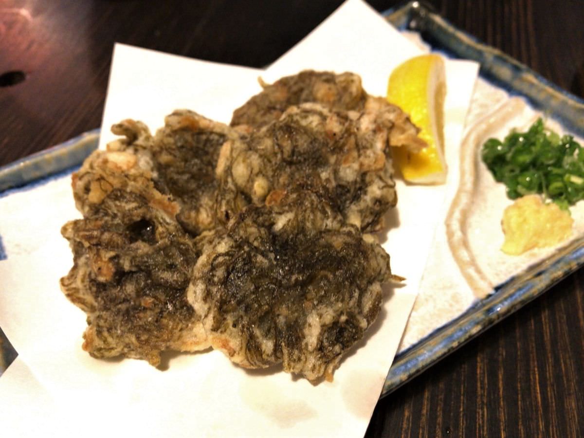 沖縄料理 モズクの天ぷら たこ焼きみたいでおいしい Tsutachi Co