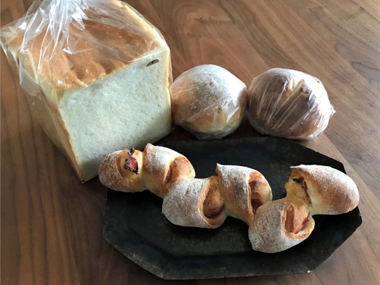 写真：ヒッポー製パン所 今日の戦利品