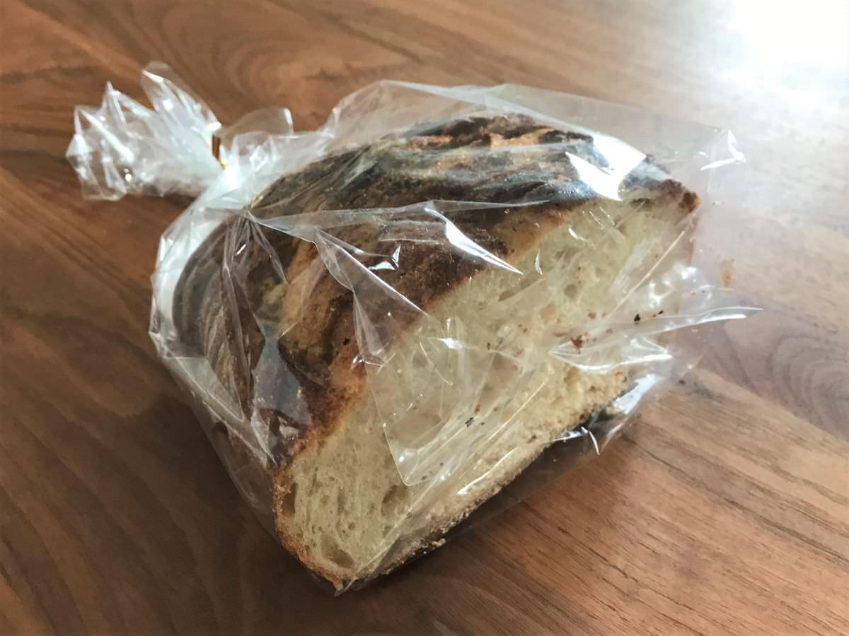 写真：ゾンネンブルーメ ライ麦20%のパン