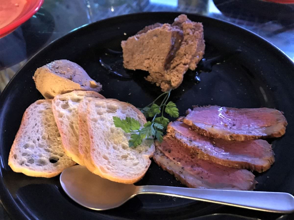 写真：東京新宿 パンとサーカス 前菜三種盛り