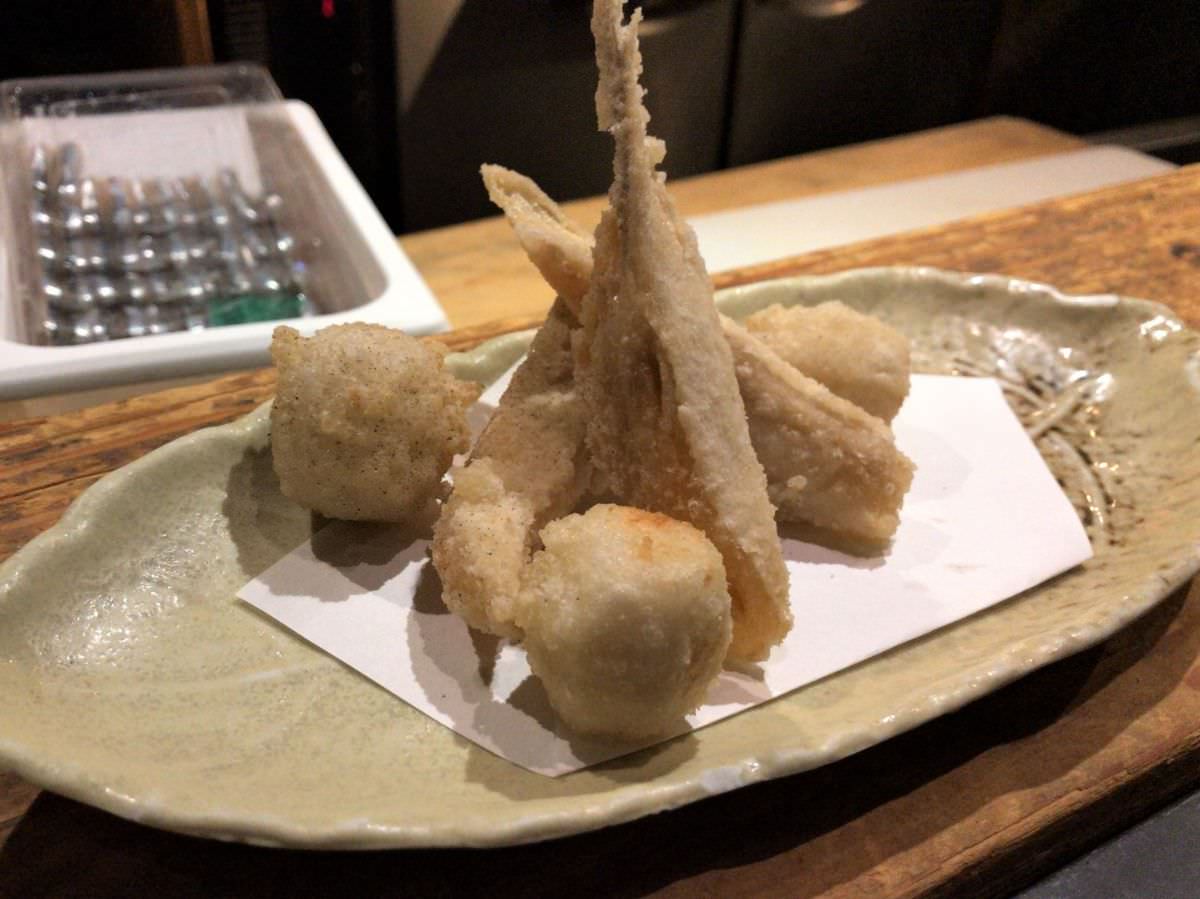 写真：福岡赤坂 小野の離れ 里芋と鮭のから揚げ