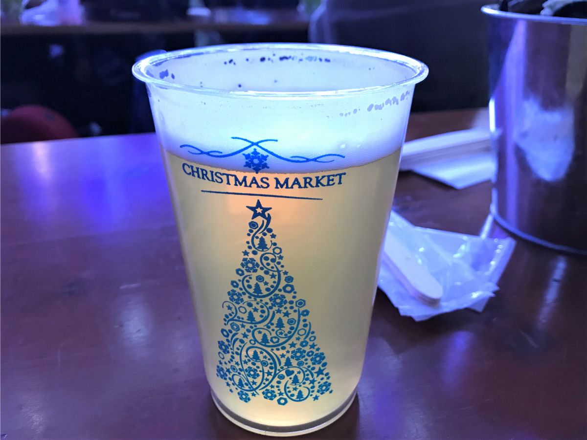 写真：福岡クリスマスマーケットin博多 ベルギービールを生で！