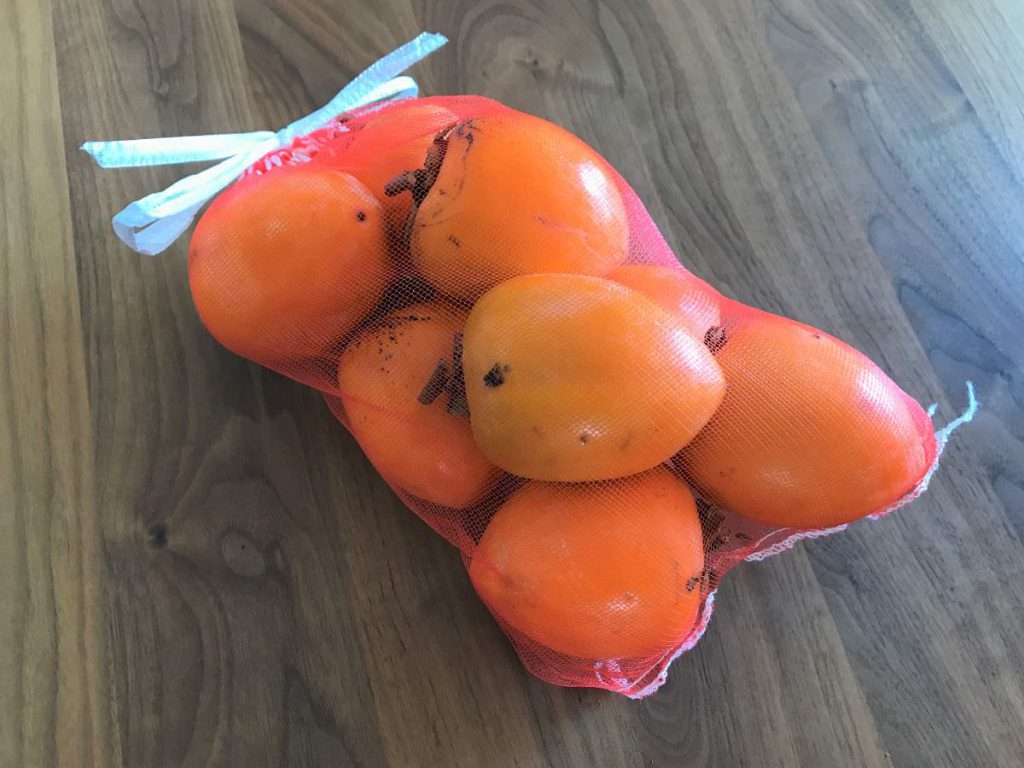 写真：渋柿を買ってきました