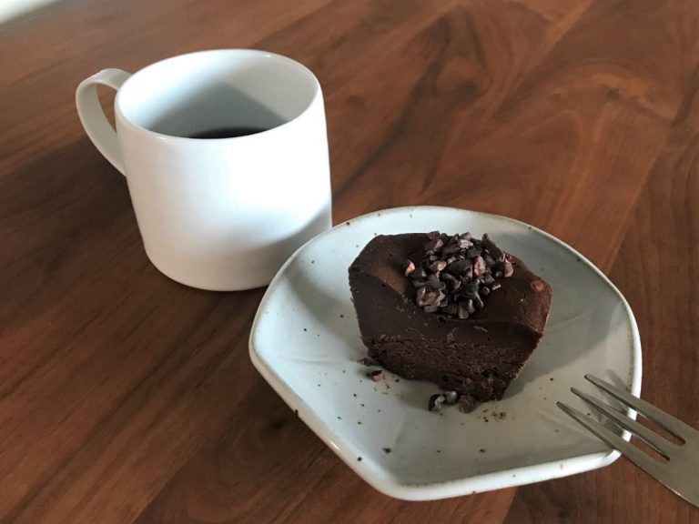 写真：Chocolaphil ガトーショコラ キューブとコーヒーでおやつタイム