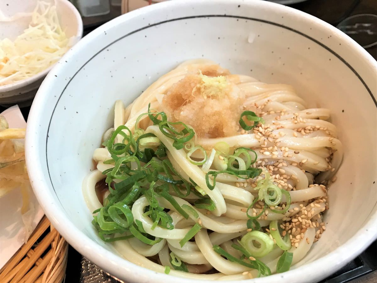 糸島ランチ 約1年ぶりの あじ豊 巨大かき揚げと艶めくうどんが相変わらずおいしい Tsutachi Co