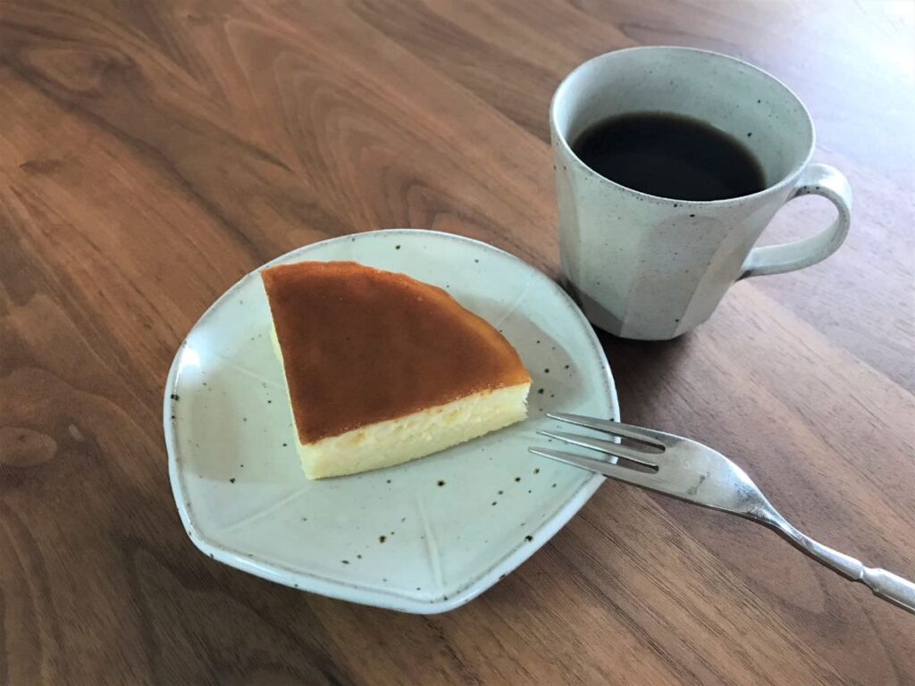 写真：チーズケーキとコーヒー