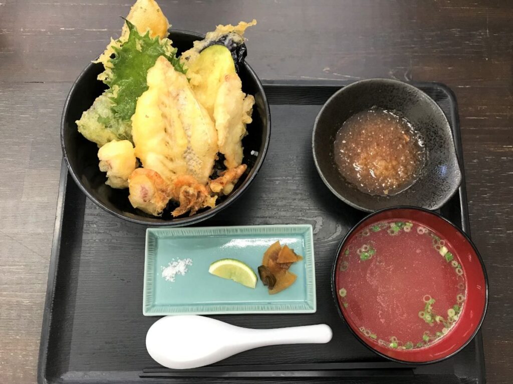 写真：福岡糸島 志摩の海鮮丼屋 糸島海鮮天丼