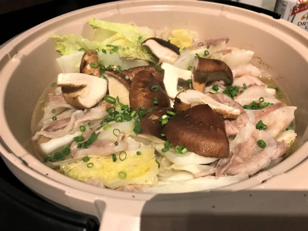 写真：白菜と豚バラの中華風鍋