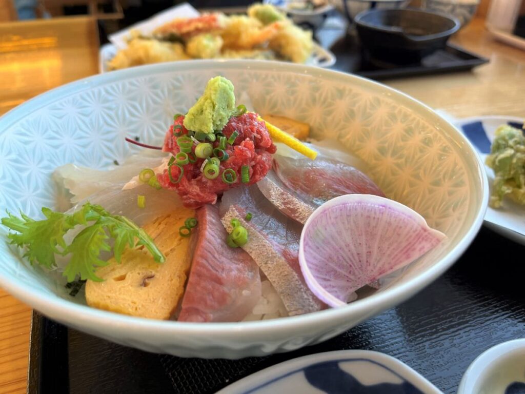 写真：福岡糸島 福ふくの里 レストランふくふく 海鮮丼