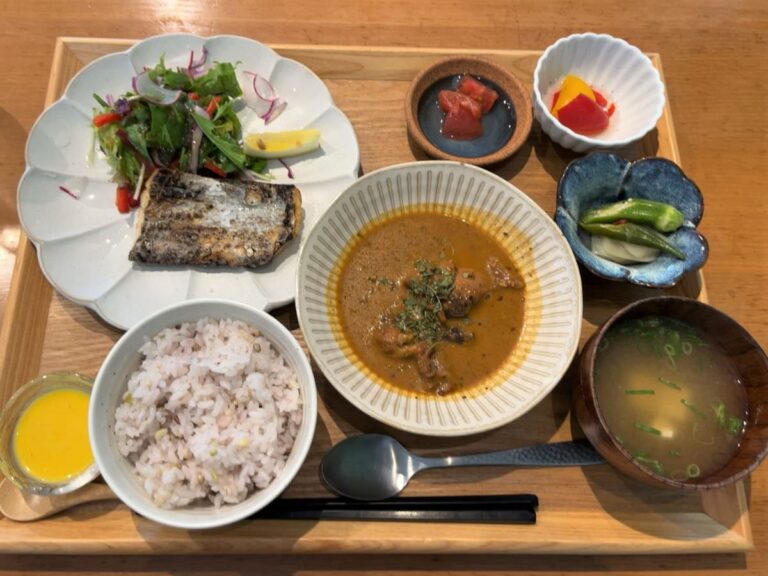 写真：福岡 西区 食堂マウンテンマウンテン ランチ定食（2品）