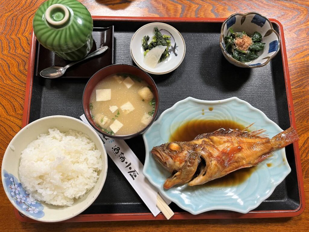 写真：福岡市西区 漁師小屋 煮魚定食ランチ