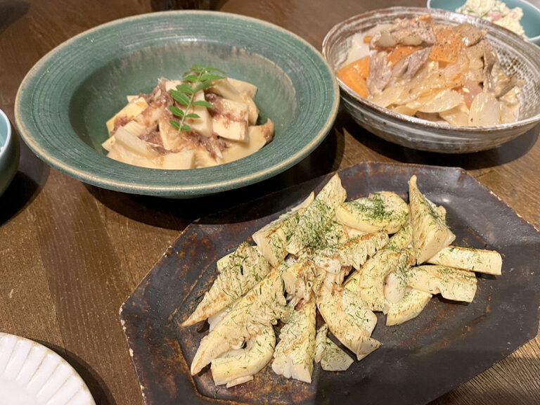 写真：タケノコ料理2品の夕食
