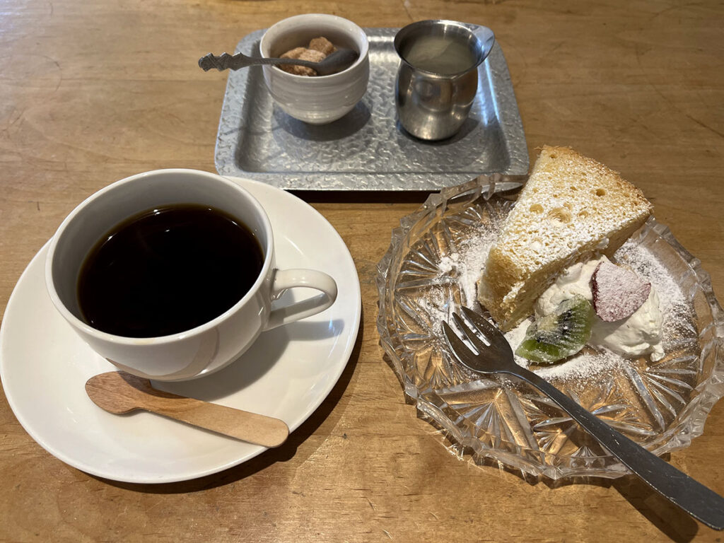 写真：佐賀唐津 ヌフ ランチのデザートとコーヒー