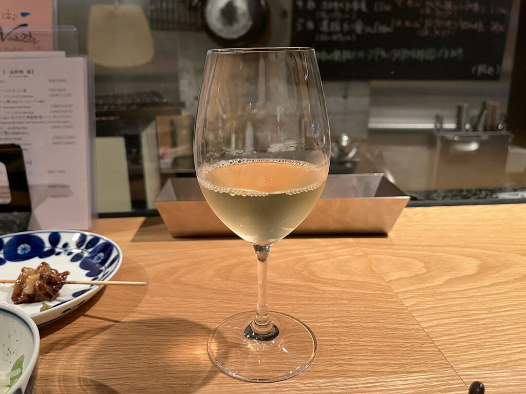 写真：福岡警固 イルフェソワフ 白ワイン