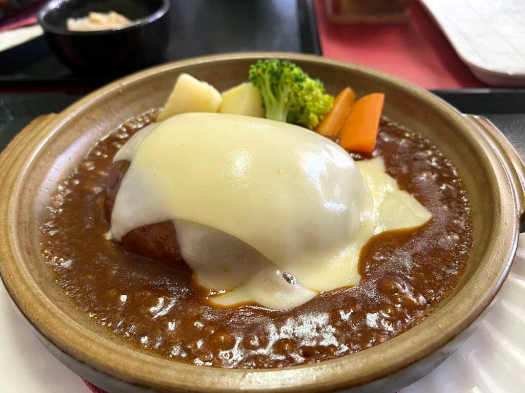 写真：福岡糸島 レストランみかげ チーズ巻きハンバーグ