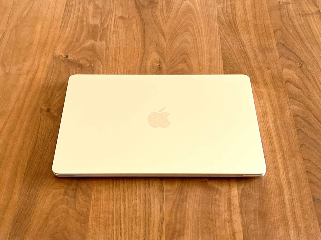 写真：Macbook Air