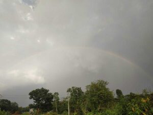 写真：雨と晴れのイメージ