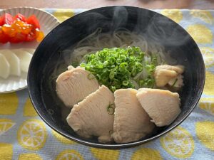 写真：鶏肉のフォー