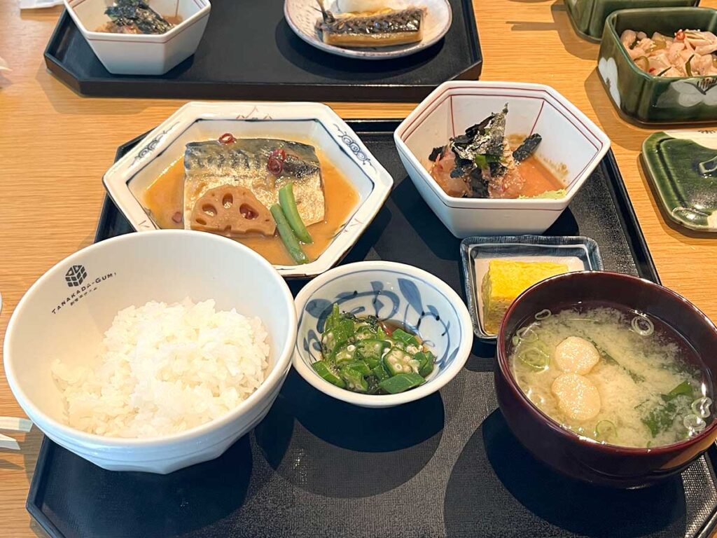 写真:福岡 魚忠のランチ定食