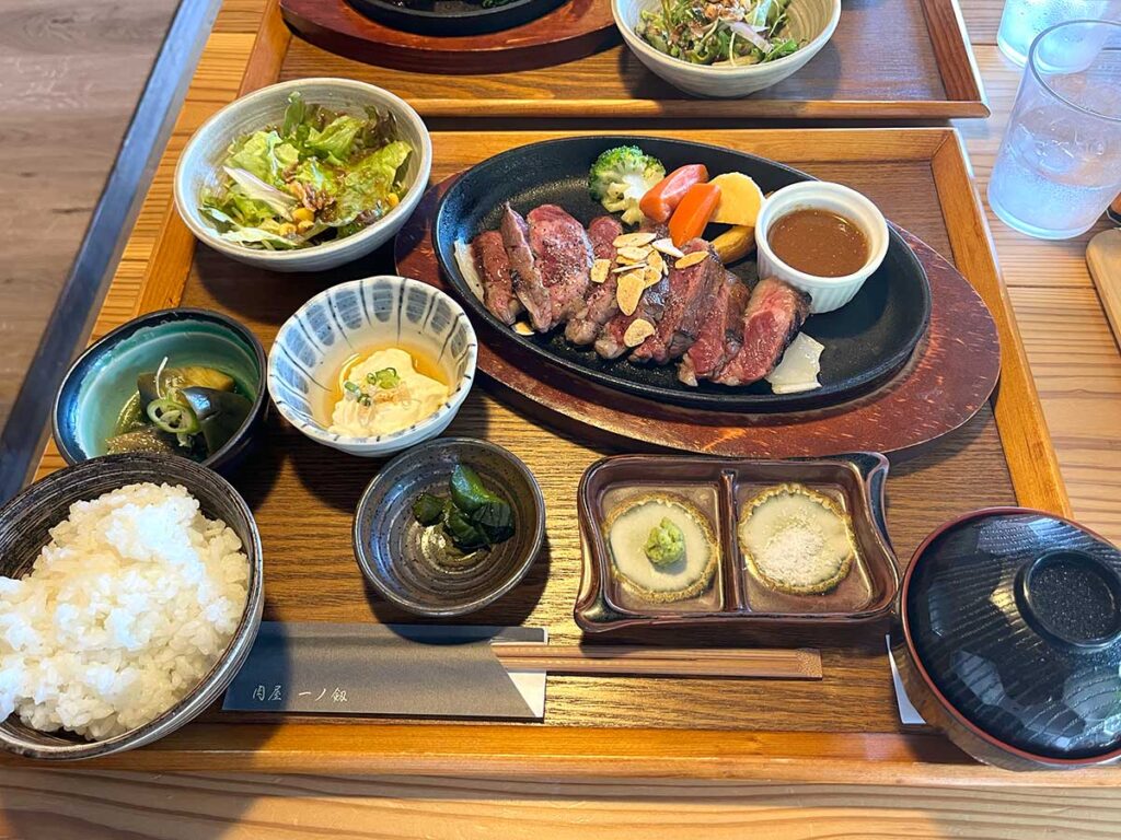 写真:福岡うきは 肉屋一ノ剱 牛赤身肉ステーキ