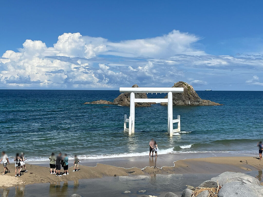 写真:福岡糸島 二見ヶ浦の夫婦岩