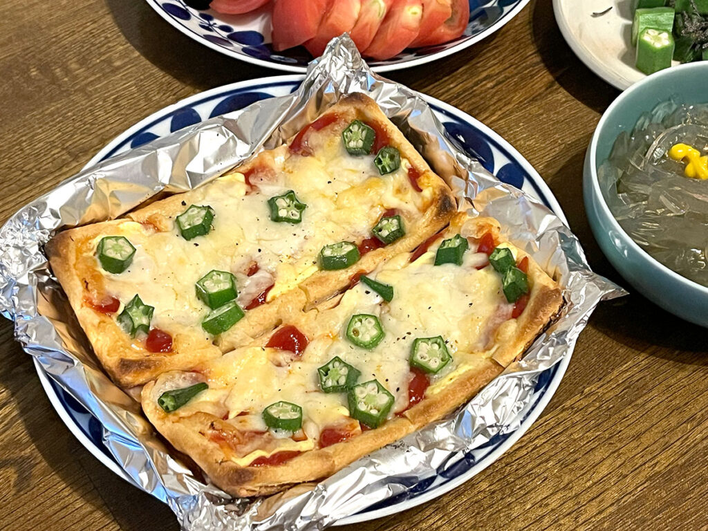 写真:油揚げピザ