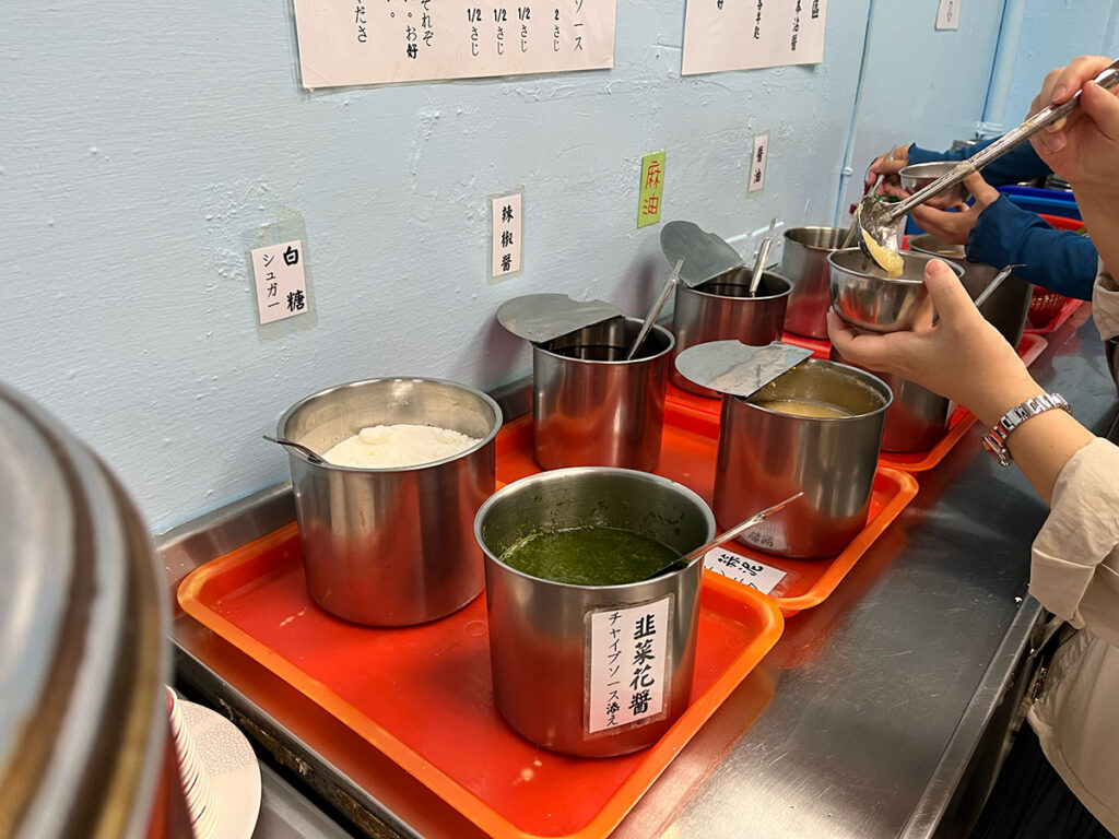 写真:台北「長白小館」タレコーナー