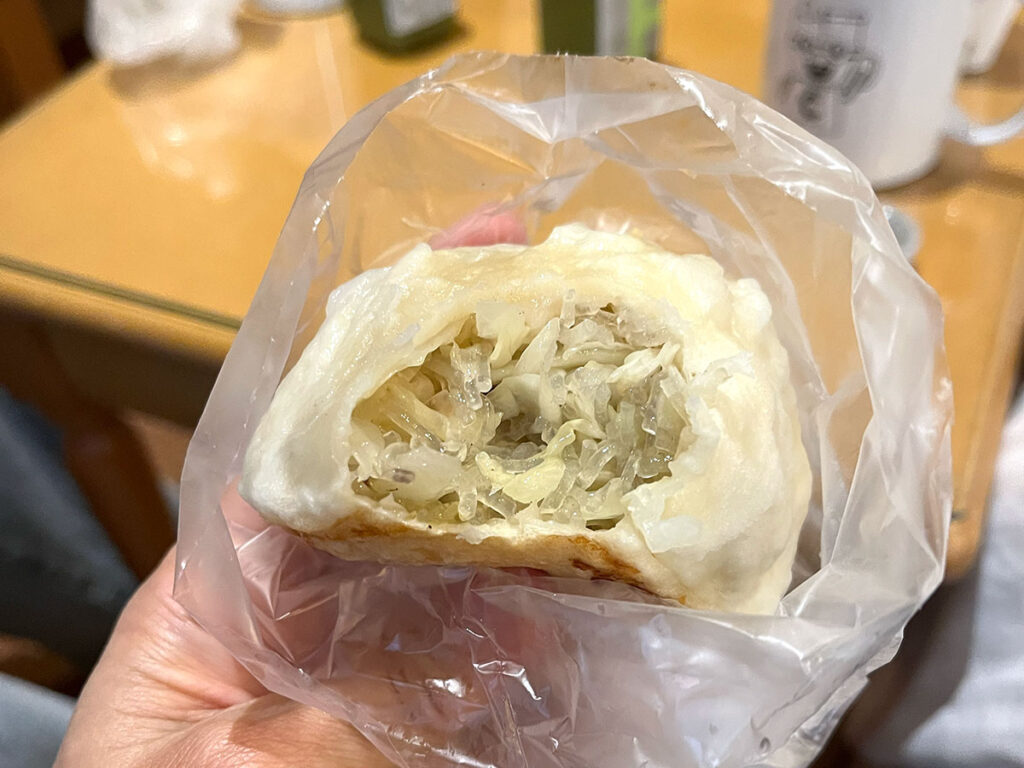 写真:台湾台北 老蔡水煎包 キャベツまん