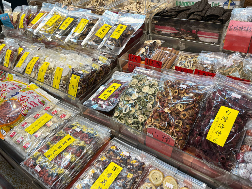 写真：台湾 台北 迪化街 ドライフルーツやさん