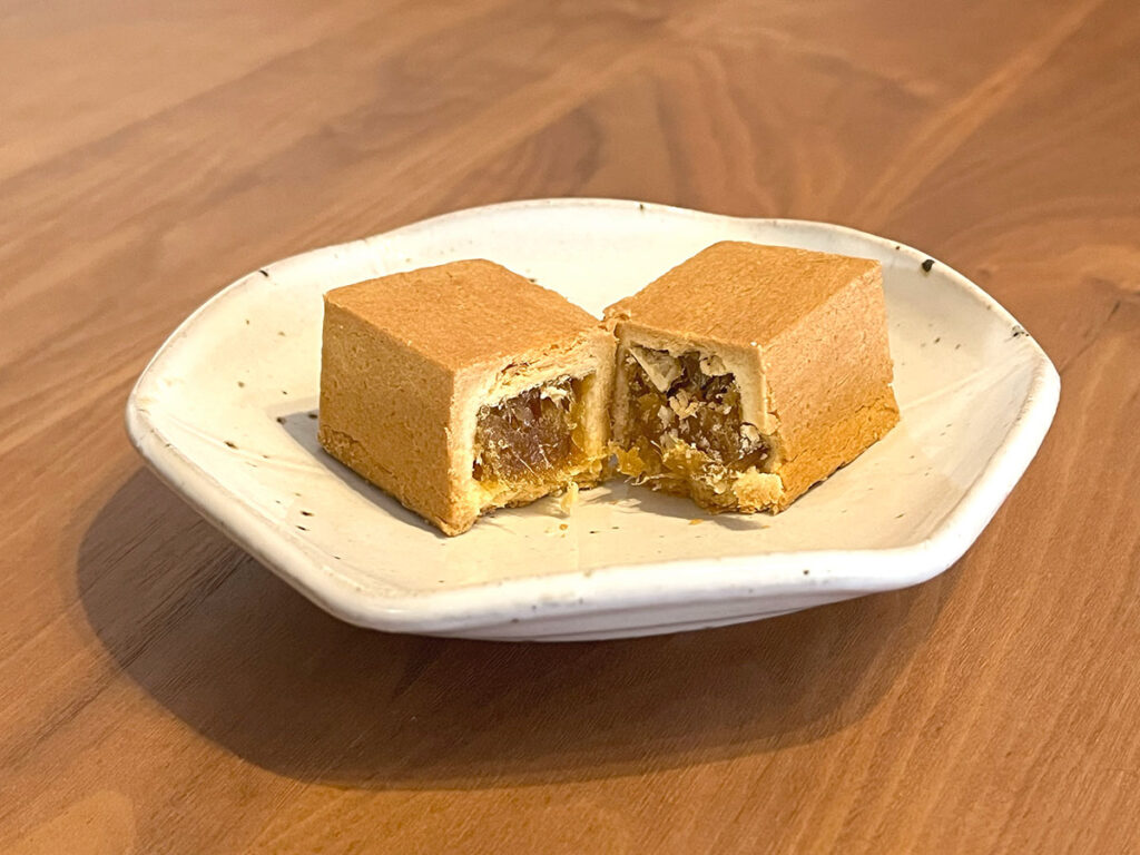 写真：台北土産　パイナップルケーキ