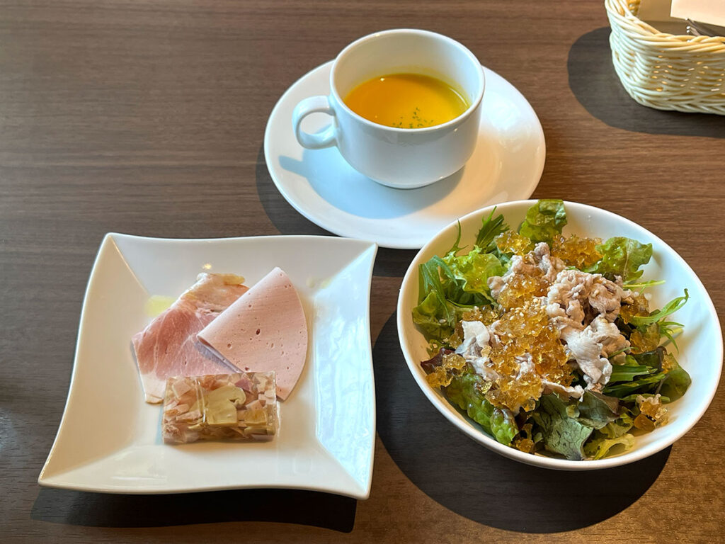 写真:宮崎 川南町 ダイニング ゲシュマック 前菜